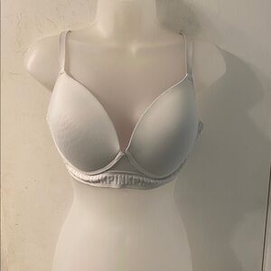 VS PINK White Wear Everywhere Wireless Bra Size 36DD